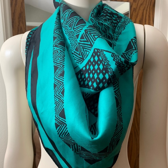 Vintage Scarf - Picture 3 of 4